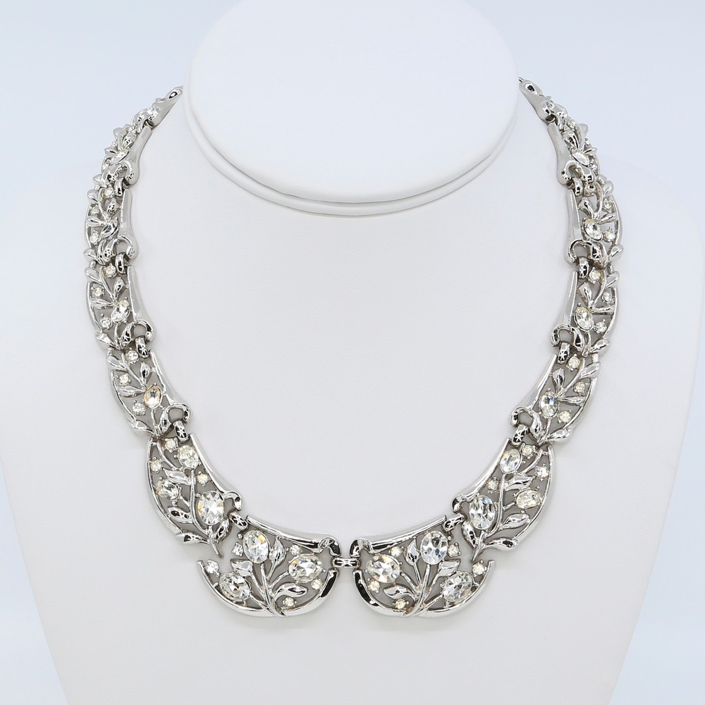 Vintage Trifari Collar Choker Silver Tone Floral Leaf Necklace 1960s